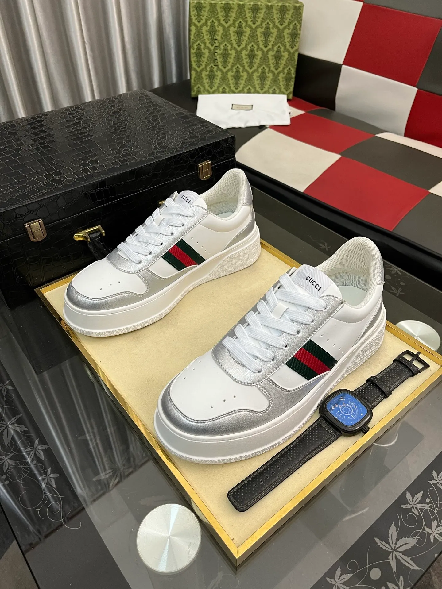 Men's Men's Shoes💰: 380⌚️⌚️[GUCCI] Gucci men's latest white shoe series casual shoes! The official website is built 1:1. Upper: Made of imported cowhide, with electric embroidery ➕Inner lining: Made of high-quality first-layer pigskin, soft and comfortable. Picky material selection and exquisite workmanship give you the best enjoyment. Size: 38-444️⃣Colors available